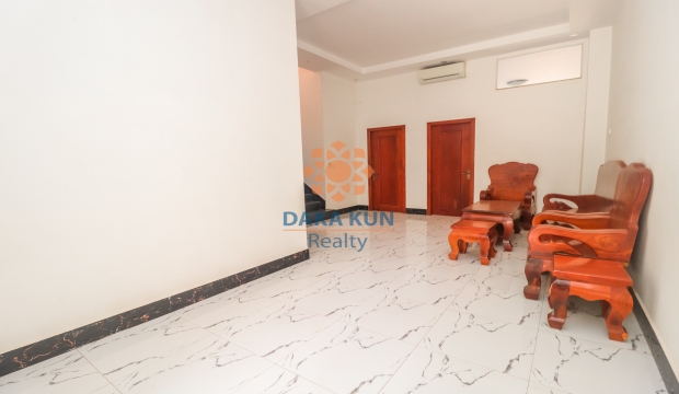 5 Bedrooms House for Rent in Siem Reap-Svay Dangkum