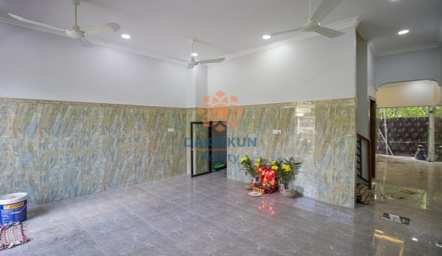 4 Bedrooms House for Rent in Siem Reap city-Svay Dangkum