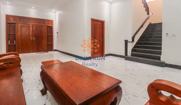 5 Bedrooms House for Rent in Siem Reap-Svay Dangkum