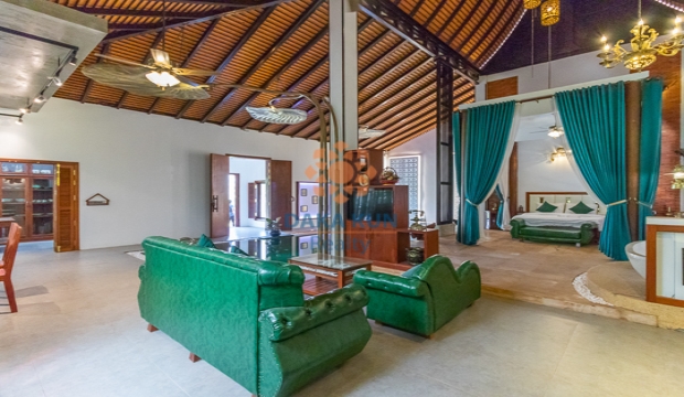 Villa for Sale with Swimming Pool in Siem Reap-Sala Kamreuk
