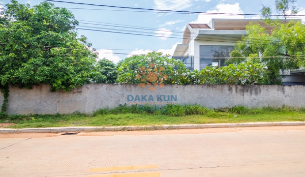 Villa for Sale on Main Road 22 m, Siem Reap-Sala Kamreuk