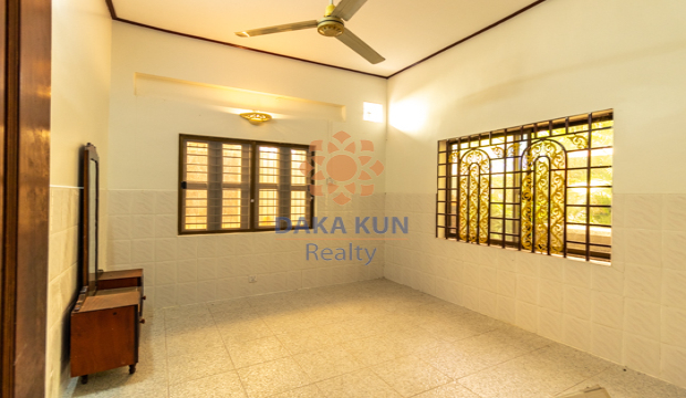 7 Bedrooms House For rent in Krong Siem Reap-Sla Kram
