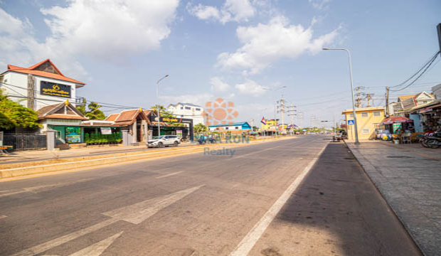 House and Warehouse for Sale in Siem Reap-along 7 Makara Rd