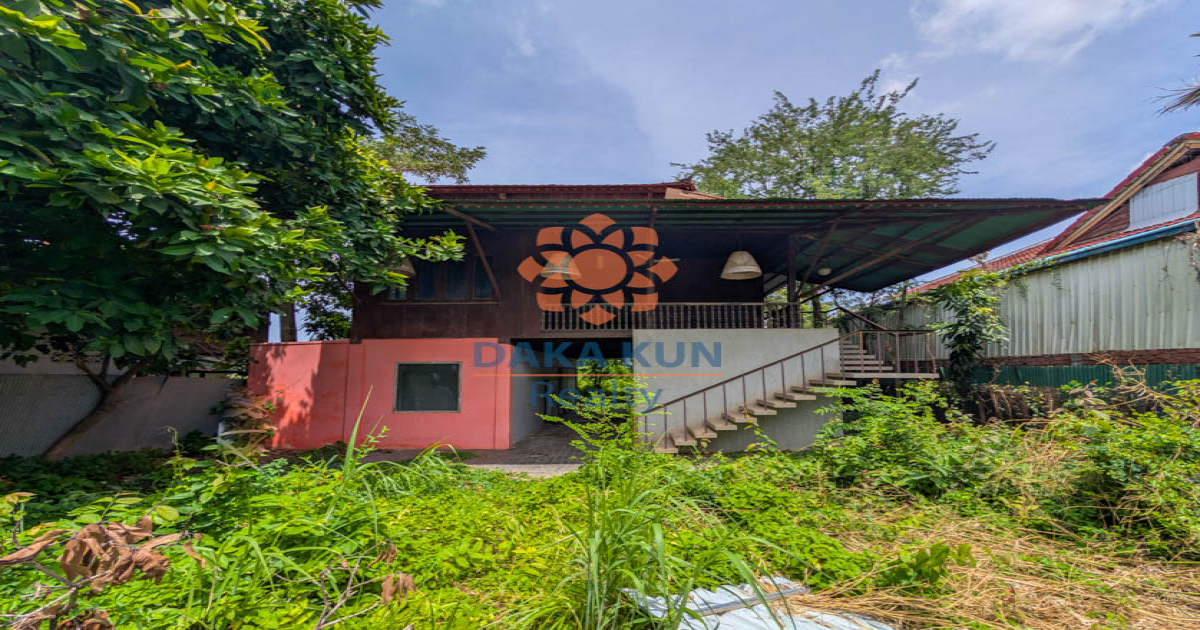 Land for Sale with 22m Road Access near Bakheng Rd