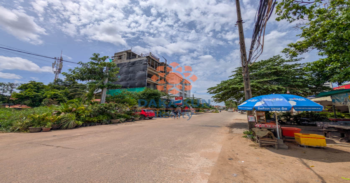 Land for Sale with 22m Road Access near Bakheng Rd