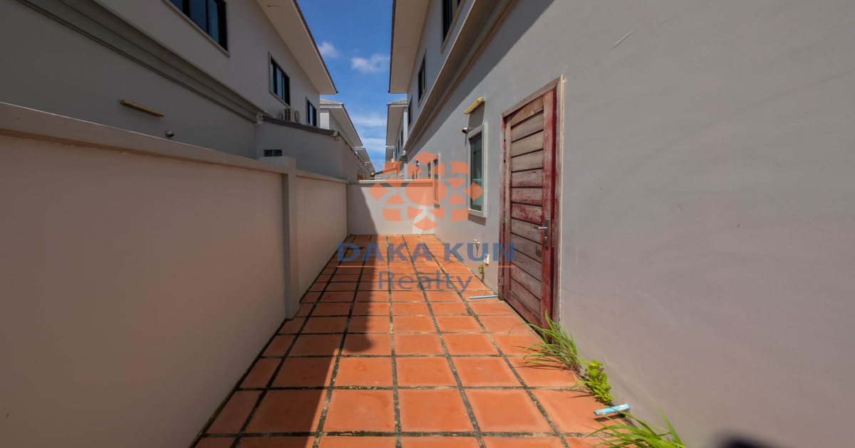 4-Bedroom House for Sale in Tourism City