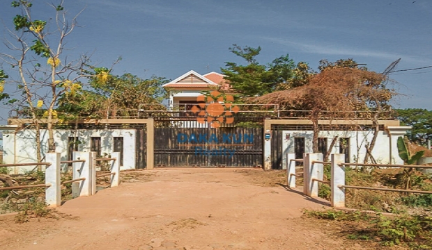 Urgent Sale House in Sala Kamreuk commune, Siem Reap