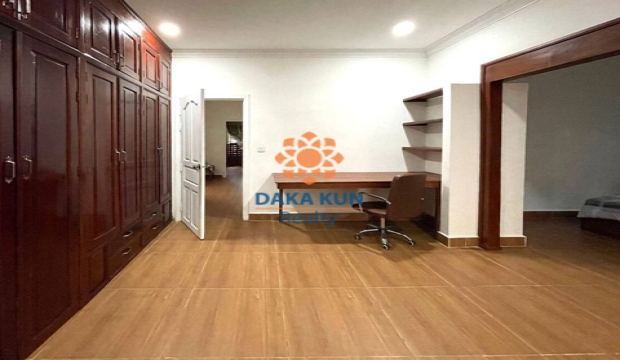 3 Bedrooms House for Rent in Siem Reap-Sla Kram