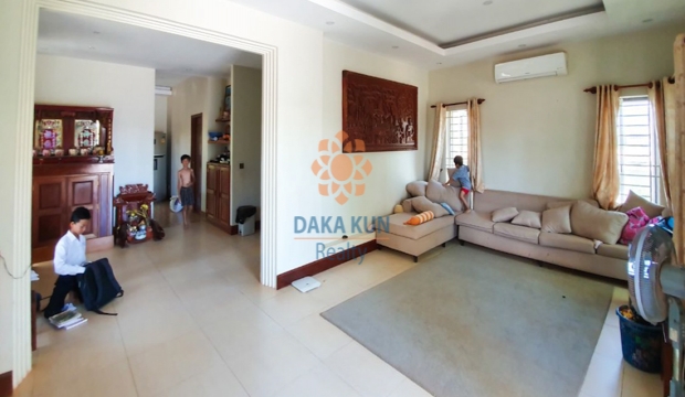 Urgent Sale House in Sala Kamreuk commune, Siem Reap