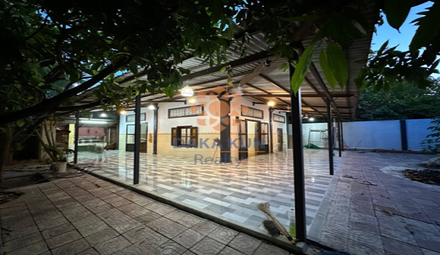 2 Bedrooms House for Rent in Krong Siem Reap-Sala Kamreuk