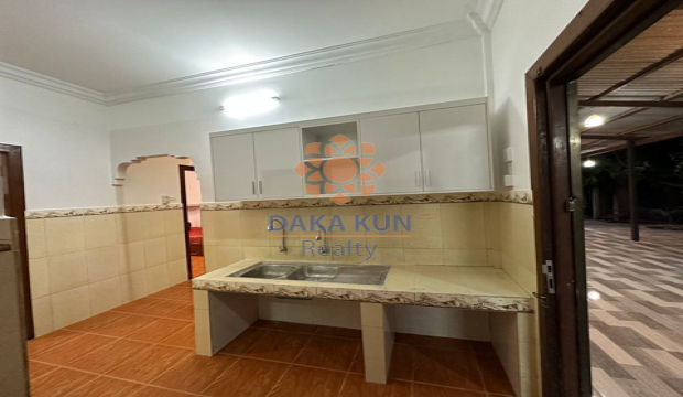 2 Bedrooms House for Rent in Krong Siem Reap-Sala Kamreuk