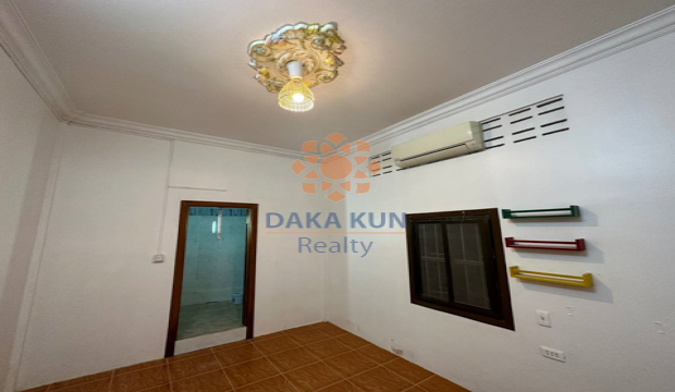 2 Bedrooms House for Rent in Krong Siem Reap-Sala Kamreuk