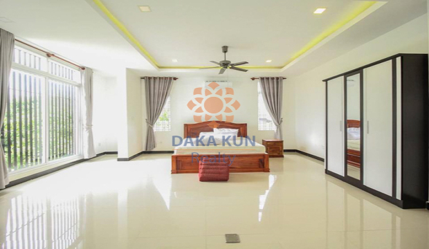 4 Bedrooms House for Rent in Krong Siem Reap-Svay Dangkum
