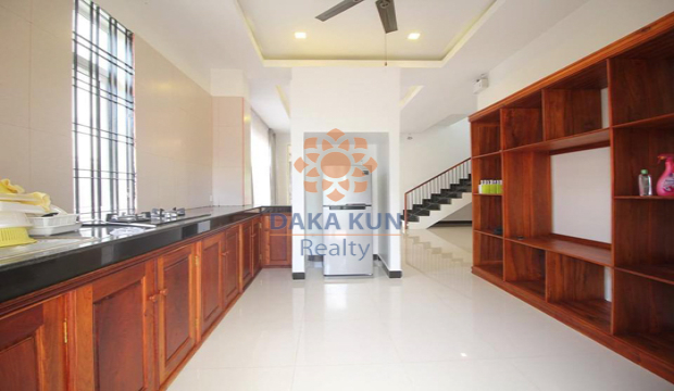 4 Bedrooms House for Rent in Krong Siem Reap-Svay Dangkum