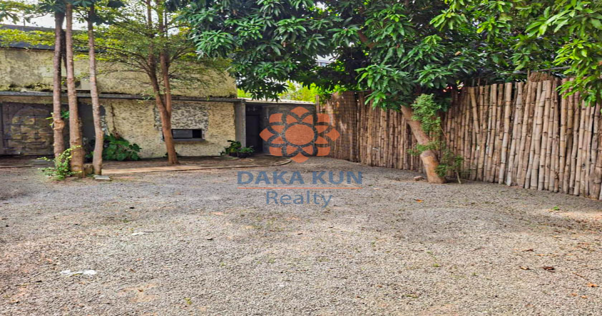 Shared Space for Rent on Chocolate Road, in Siem Reap City