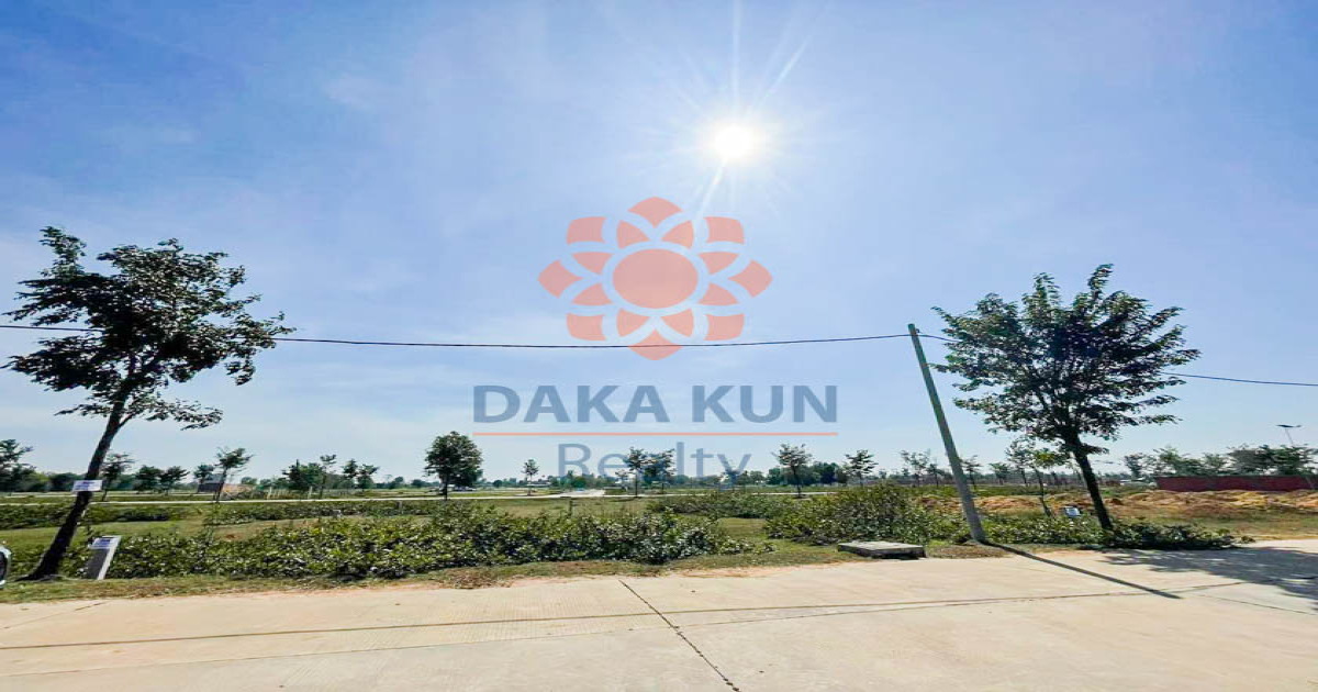Land for Sale in Siem Reap, near Street 60m