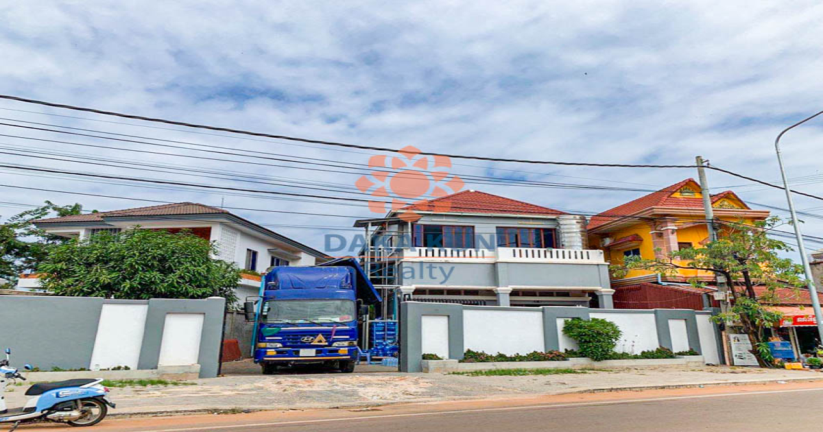 4 Bedrooms House for Rent in Siem Reap City, BBU Road