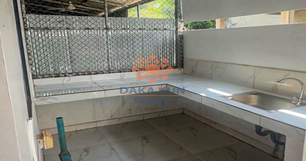 2 Bedrooms House for Sale in Siem Reap City, Svay Dangkum