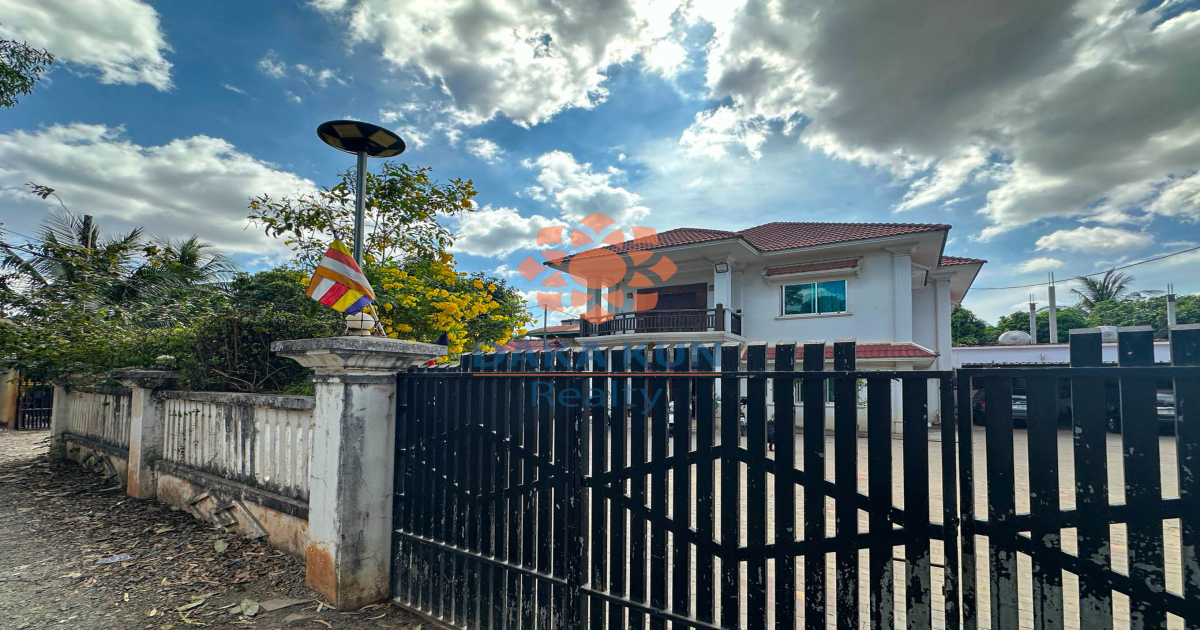 5 Bedrooms House for Sale in Siem Reap City, Sala Kamreuk