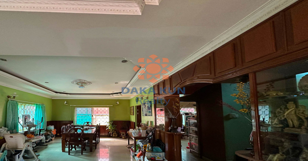 5 Bedrooms House for Sale in Siem Reap City, Sala Kamreuk