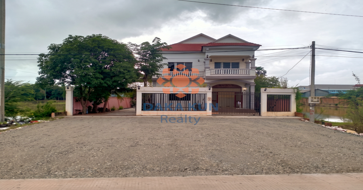 5 Bedrooms House for Rent near Siem Reap River, Siem Reap City