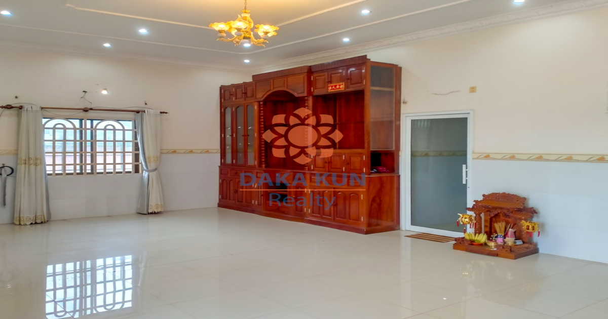 5 Bedrooms House for Rent near Siem Reap River, Siem Reap City
