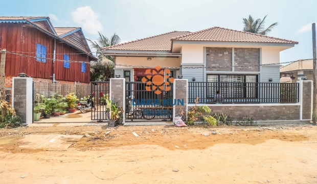 2 Bedrooms House for Rent in Siem Reap-Sala Kamreuk