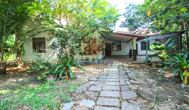 3 Bedrooms House for Rent in Siem Reap City, Sla Kram