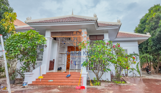 3 Bedrooms House for Rent in Siem Reap City-Sala Kamreuk