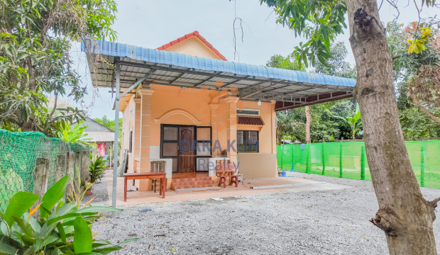 2 Bedrooms House for Rent in Sala Kamreuk, Siem Reap City