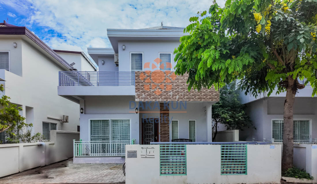 4 Bedrooms House for Rent in Siem Reap City - Sangkat Srangae