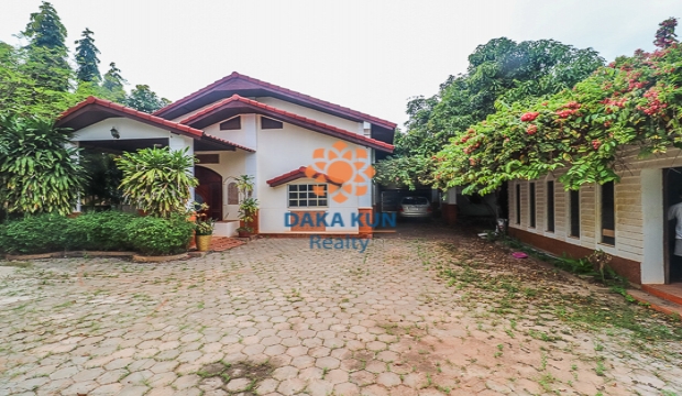 4 Bedrooms House for Rent in Siem Reap