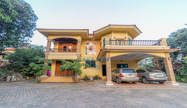 Villa for Sale in Krong Siem Reap-near Riverside