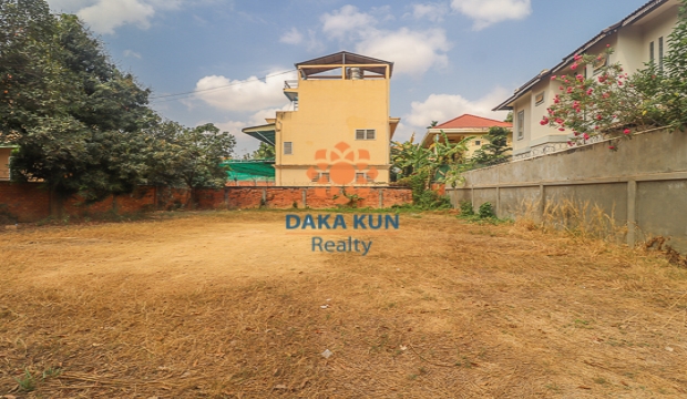Urgent Sale Land near Sala Kamreuk-Siem Reap