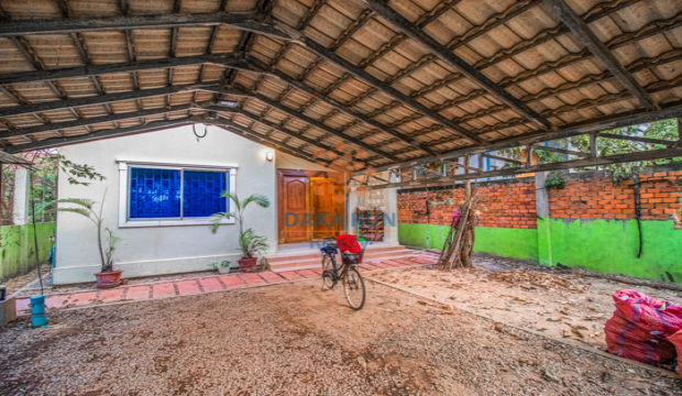 3 Bedrooms House for Rent in Krong Siem Reap-Sala Kamreuk