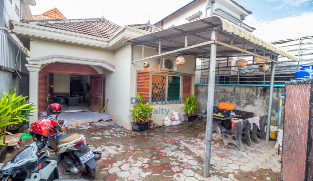 2 Bedrooms House for Rent in Krong Siem Reap-Svay Dangkum