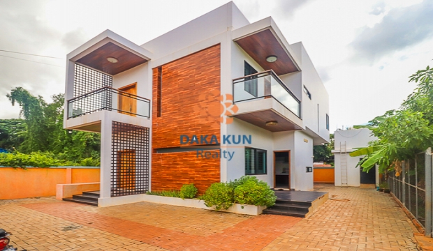 4 Bedroom Villa for Rent in Siem Reap City, Svay Dangkum
