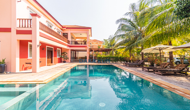 2 Bedrooms Apartment for Rent with Pool in Krong Siem Reap-Svay Dangkum