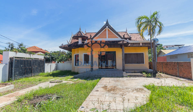 Commercial Building for Sale in Siem Reap City, near Navutu Dreams Resort