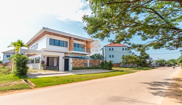 Modern Villa for Sale in Siem Reap city-Svay Dangkum