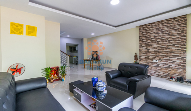 3 Bedrooms House for Rent in Siem Reap - Svay Dangkum