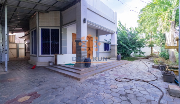 4 Bedrooms House for Rent In Siem Reap City-Svay Dangkum