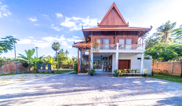 3 Bedrooms Wooden House Rent In Siem Reap City