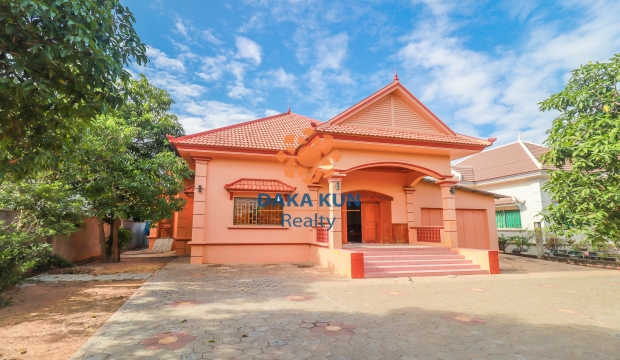 4 Bedrooms House for Rent in Siem Reap-Svay Dangkum