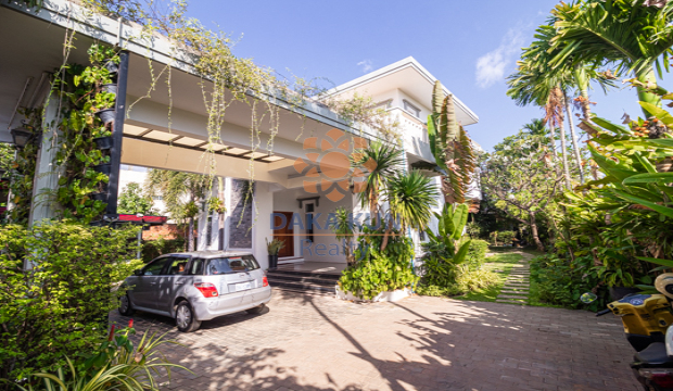 4 Bedrooms House for Rent in Krong Siem Reap-Sala Kamreuk