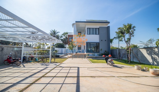 Modern Villa for Sale in Krong Siem Reap