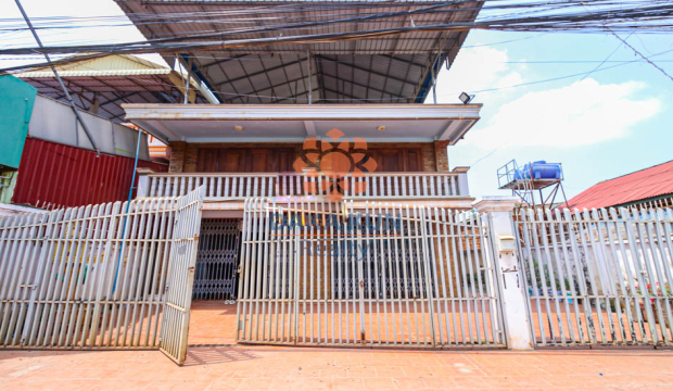 Commercial House for Sale in Siem Reap City, near Psar Deum Kralanh Market