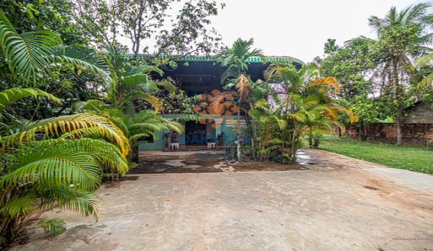 Urgent Sale Land​ and House near Sala Kamreuk-Siem Reap