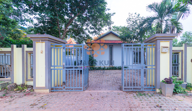 3 Bedrooms House for Rent in Siem Reap City-Kouk Chak