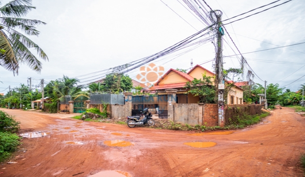 House for Sale in Krong Siem Reap-200m from Riverside